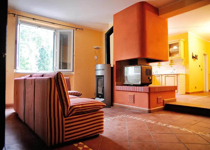 Sargiano Вилла *